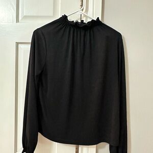 ZARA - Modern & Elegant Black Women's Top (Worn Once)